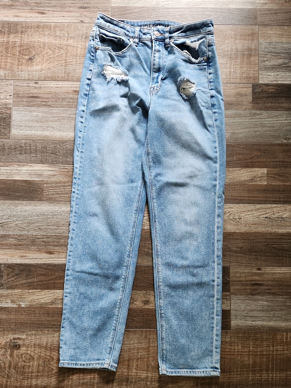 American Eagle Light Blue Distressed Women’s Jeans Size 6 Long